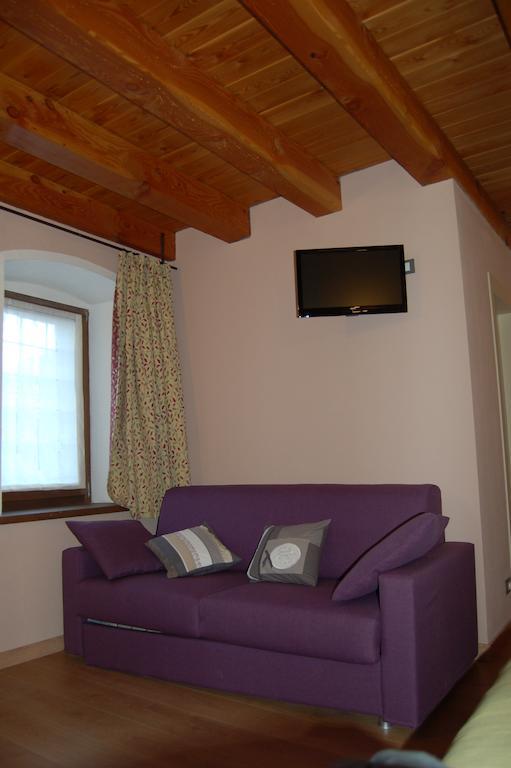 Il Nocciolo Bed & Breakfast Bard Exterior photo